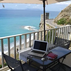 https://laguna-blu-davanti-alle-isole-eolie.sicilyhotelsitaly.net