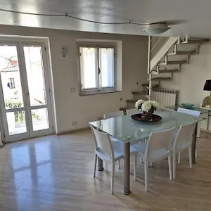 Ameli House Appartamento